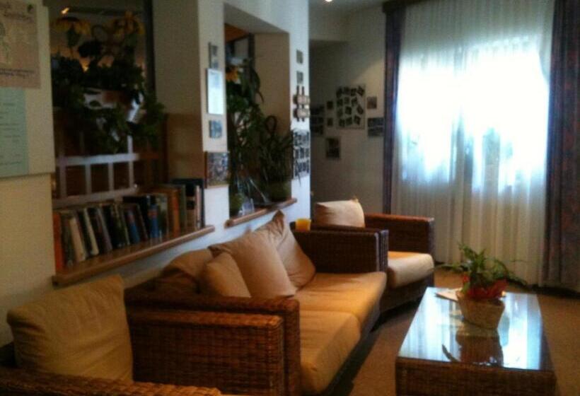 Hotelli Pension Lärchenhof