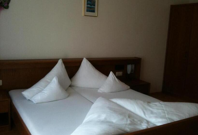 Hotelli Pension Lärchenhof