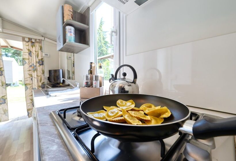 בית מלון כפרי San Benedetto Camping Relais