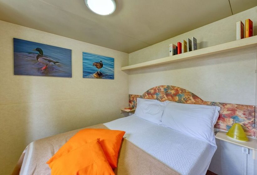 בית מלון כפרי San Benedetto Camping Relais