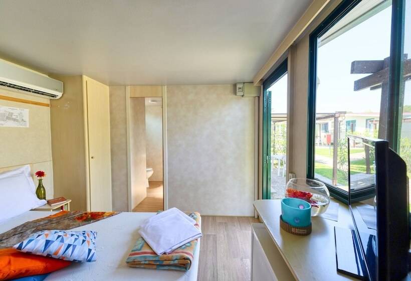 בית מלון כפרי San Benedetto Camping Relais