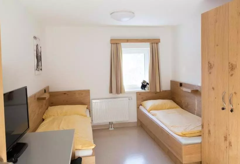 ユースホステル Jugendgästehaus Schaidberg