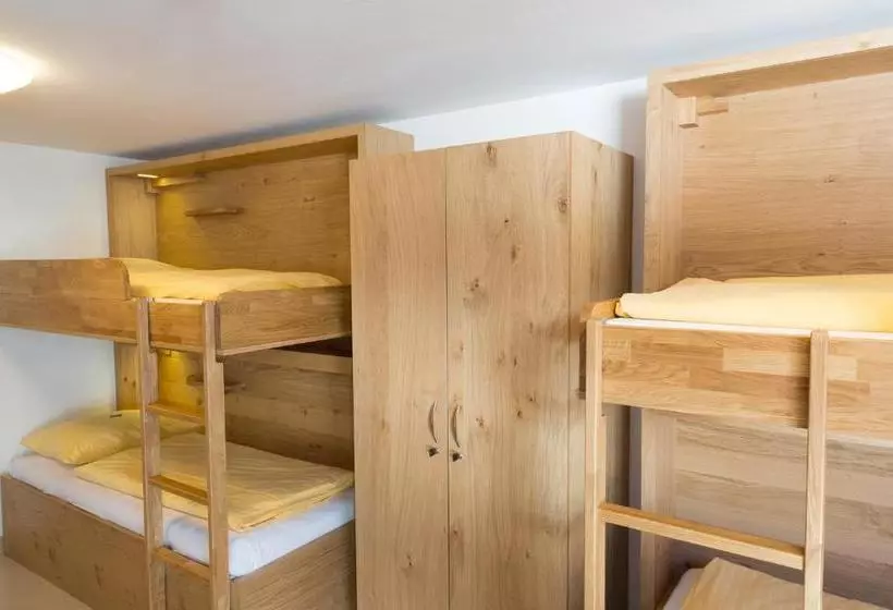 ユースホステル Jugendgästehaus Schaidberg