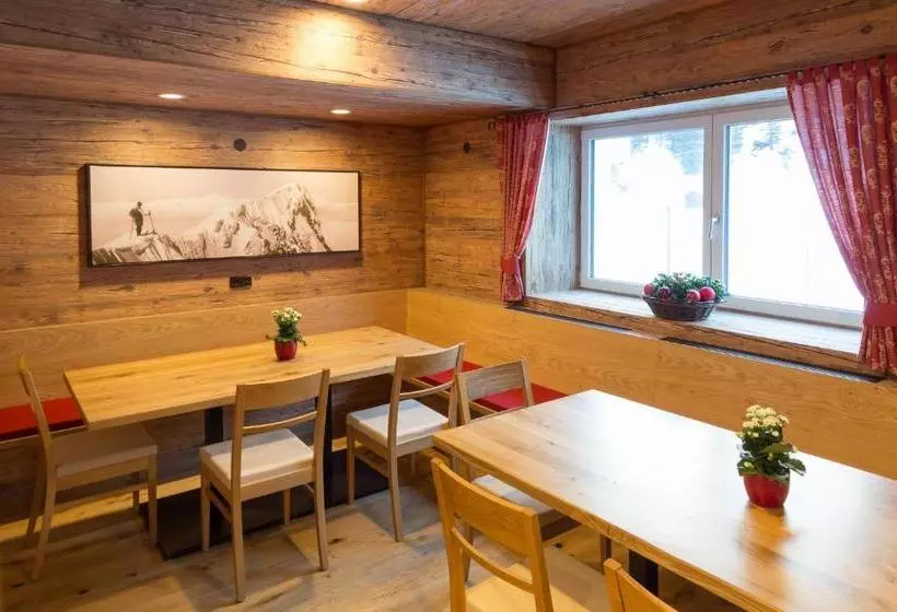 ユースホステル Jugendgästehaus Schaidberg