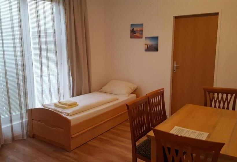 Bed and Breakfast Pension Haus Nova