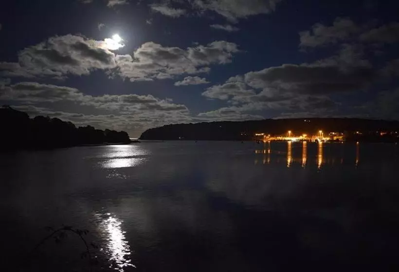 ベッドアンドブレックファースト Shearwater Country House Accommodation