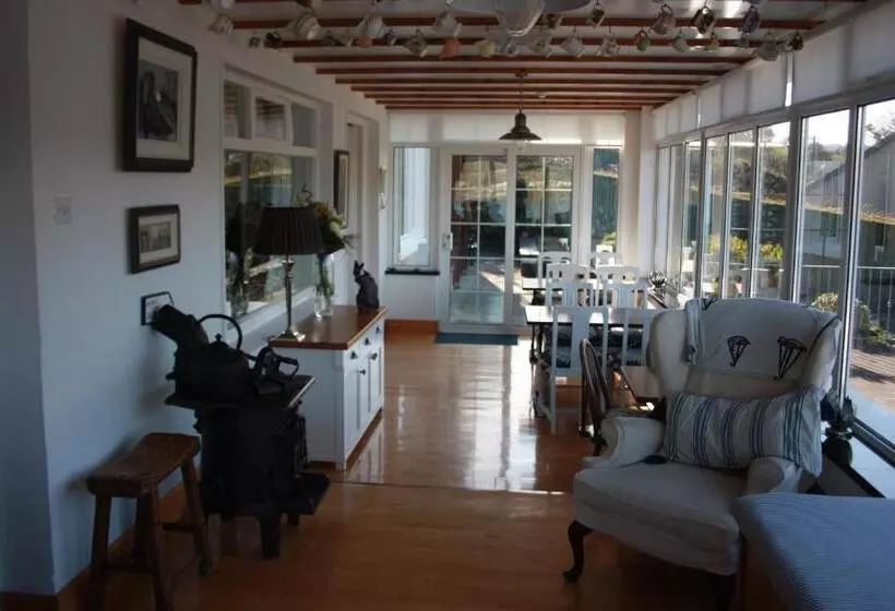 ベッドアンドブレックファースト Shearwater Country House Accommodation