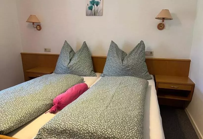 Hotelli Weisses Rössl Am See