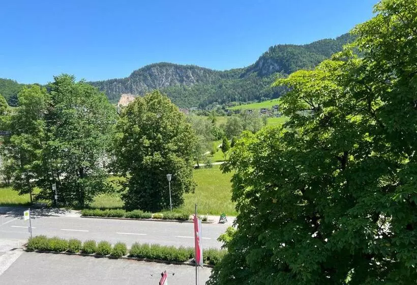 Hotelli Weisses Rössl Am See
