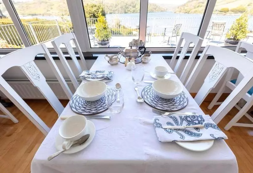 ベッドアンドブレックファースト Shearwater Country House Accommodation