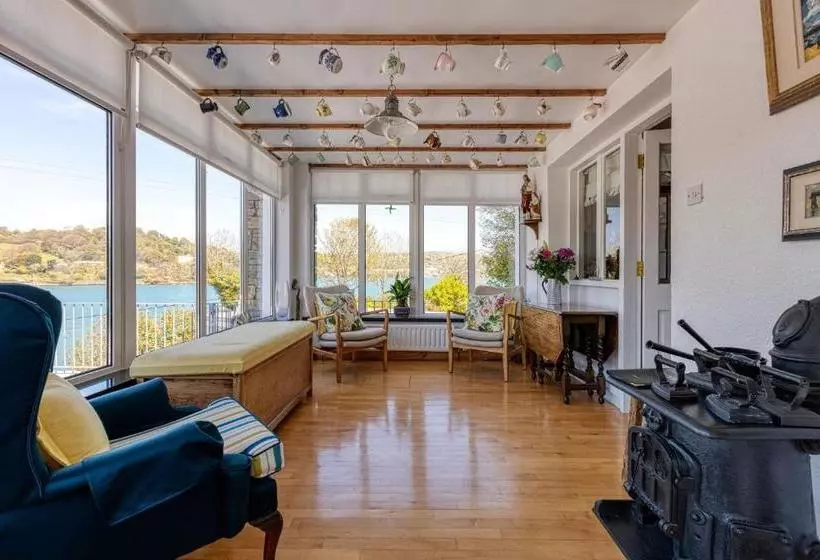 ベッドアンドブレックファースト Shearwater Country House Accommodation