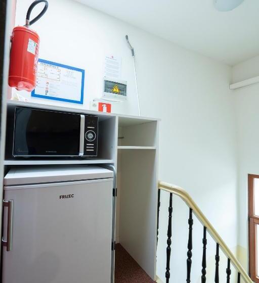 Bed and Breakfast Because The Night City Lodge