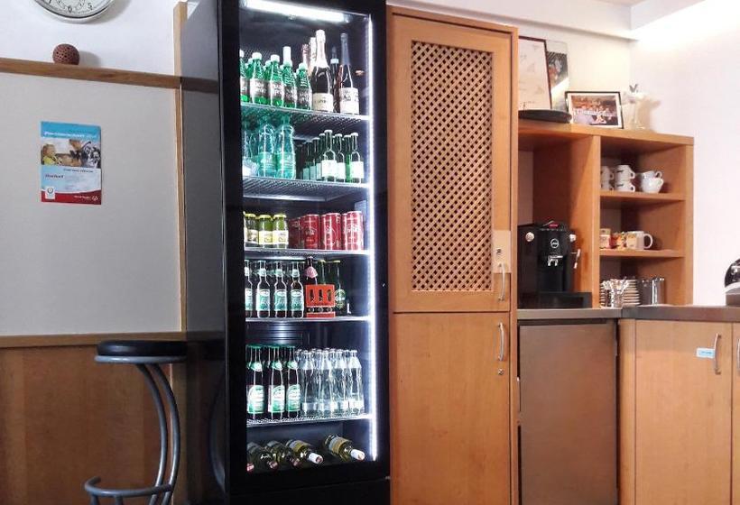 تختخواب و صبحانه Garni Erlbacher