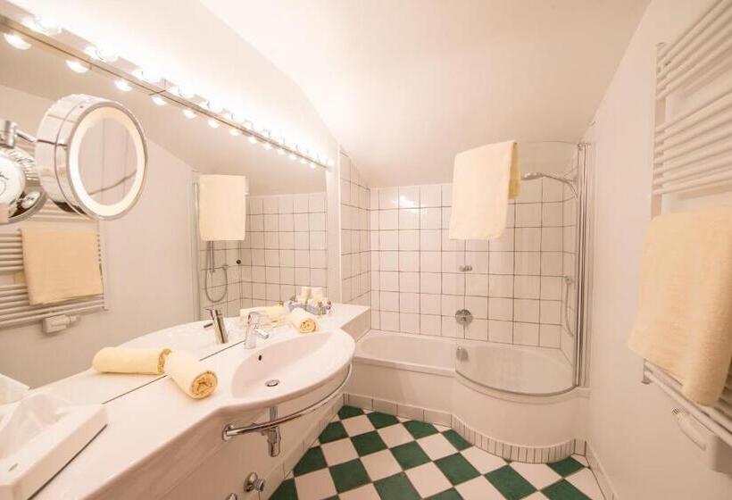 ホテル Der Erlhof Restaurant & Land