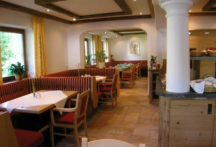 Hotelli Garni Weidacherhof