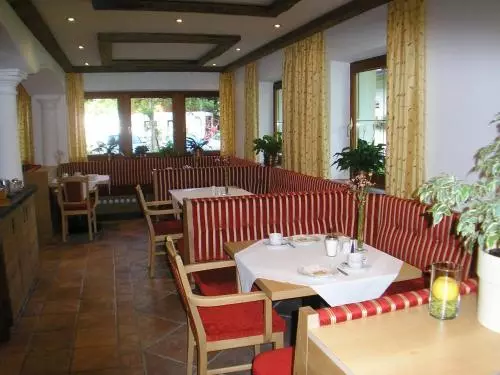 Hotelli Garni Weidacherhof