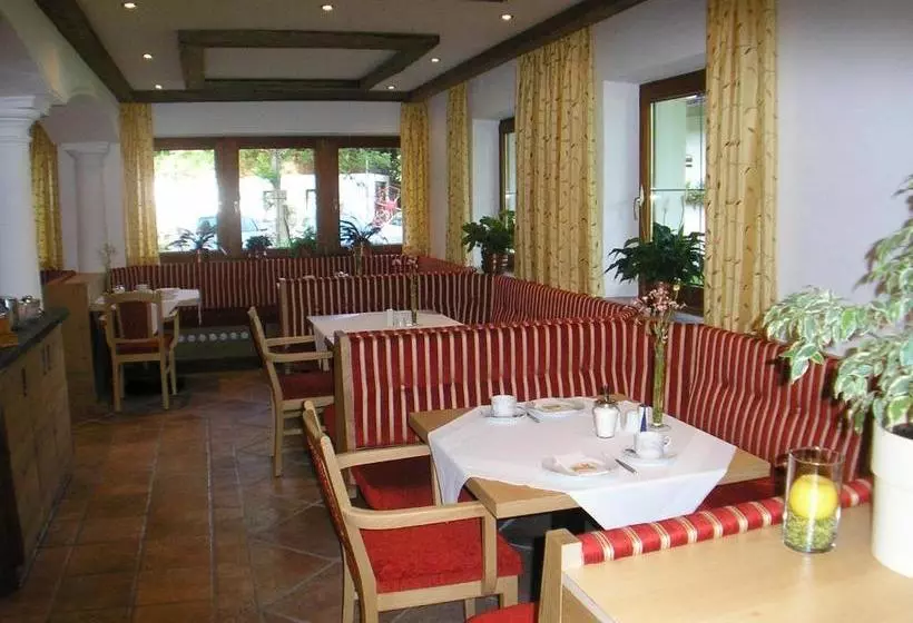 Hotelli Garni Weidacherhof