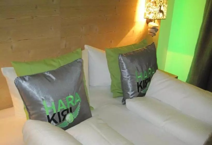 هتل Harakiri Lodgings Und Apresski