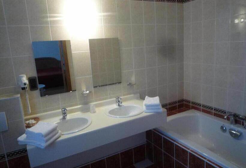 هتل Le Château De Rendeux