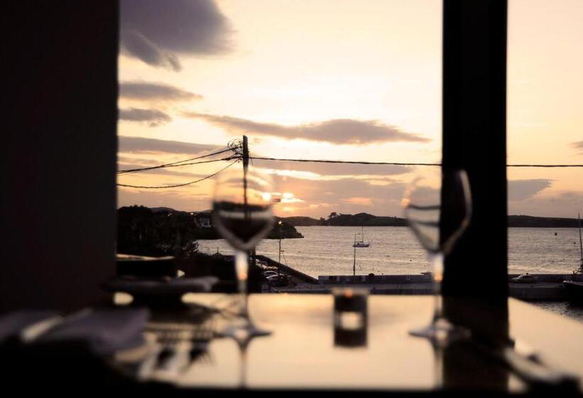 בית מלון כפרי The Waterfront