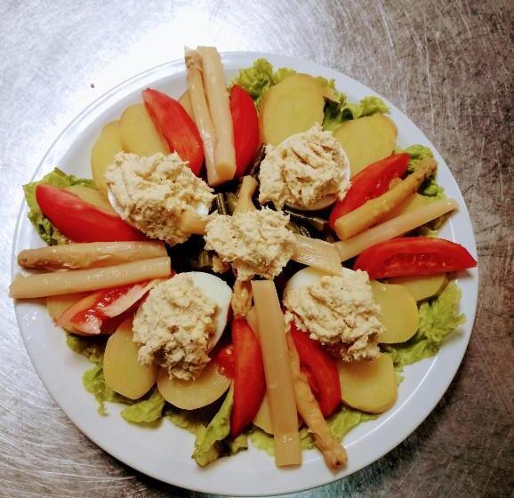 تختخواب و صبحانه Chez Nath