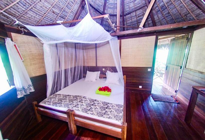 تختخواب و صبحانه Chez Nath