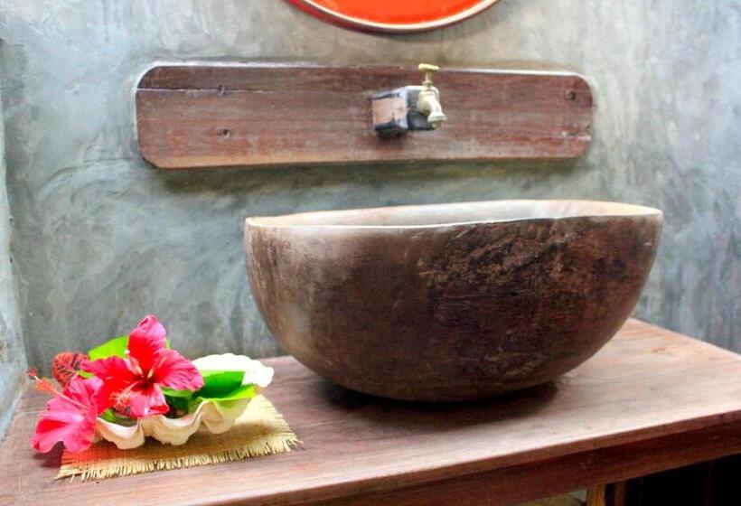 تختخواب و صبحانه Chez Nath