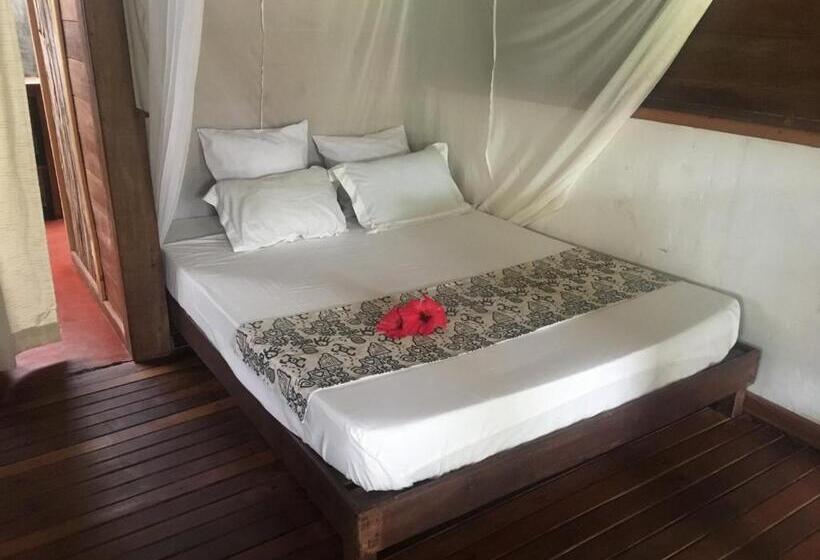 تختخواب و صبحانه Chez Nath