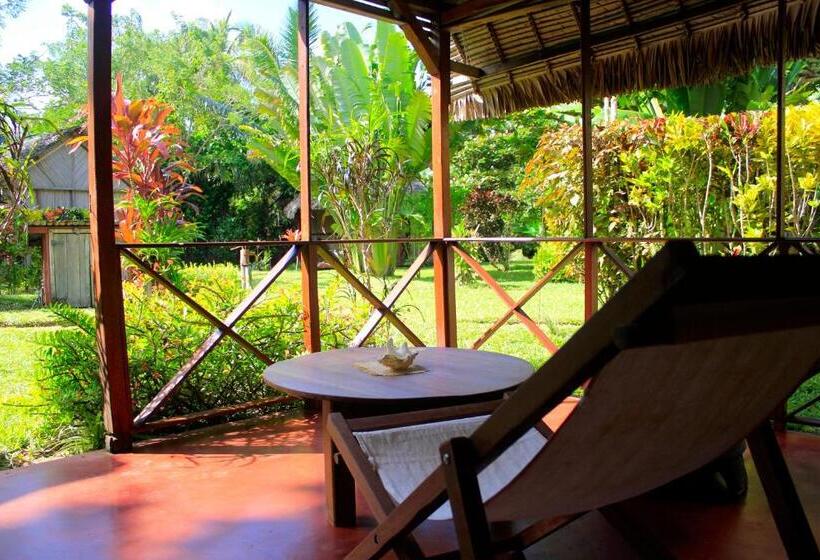 تختخواب و صبحانه Chez Nath