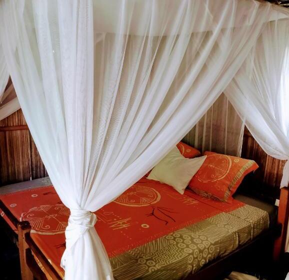 تختخواب و صبحانه Chez Nath