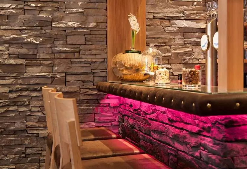 Hotelli Am Dorfplatz Suites  Adults Only