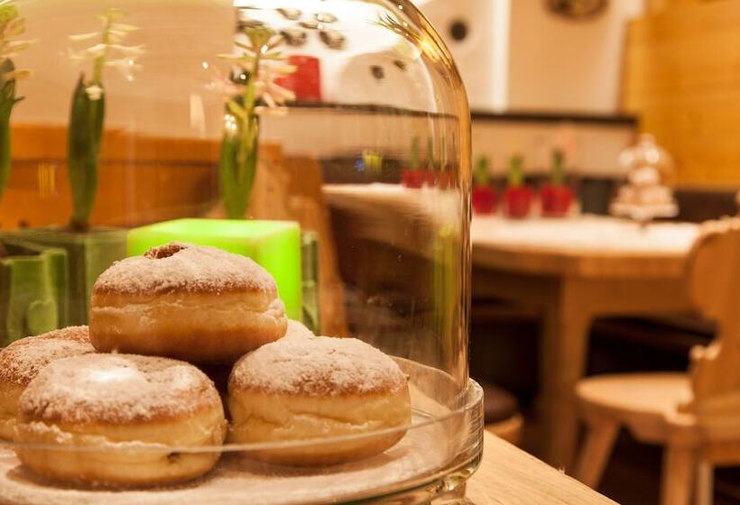 هتل Am Dorfplatz Suites  Adults Only