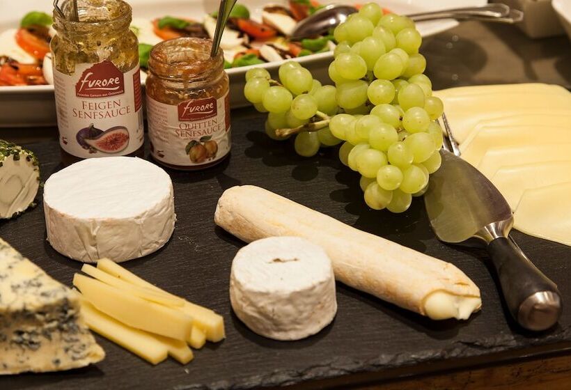 هتل Am Dorfplatz Suites  Adults Only