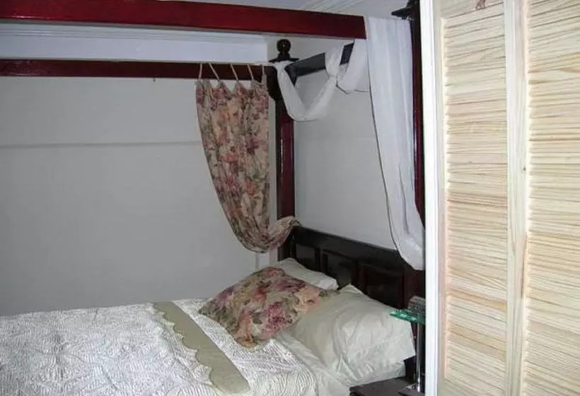 هتل El Dorado Inn