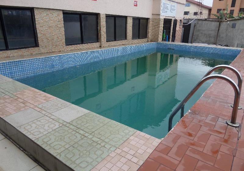 هتل One Nation Garden