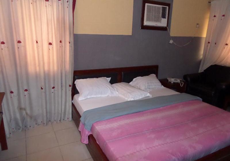 هتل One Nation Garden