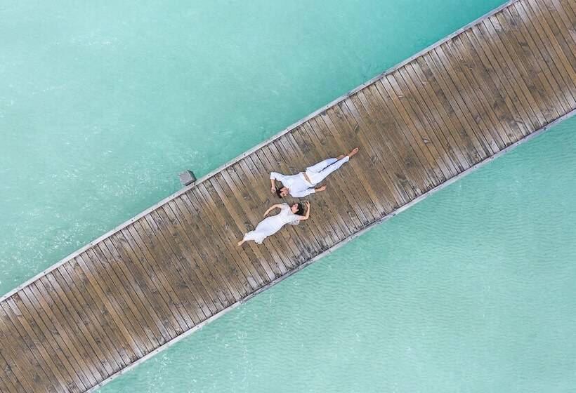 هتل Ozen Life Maadhoo  Luxury All Inclusive