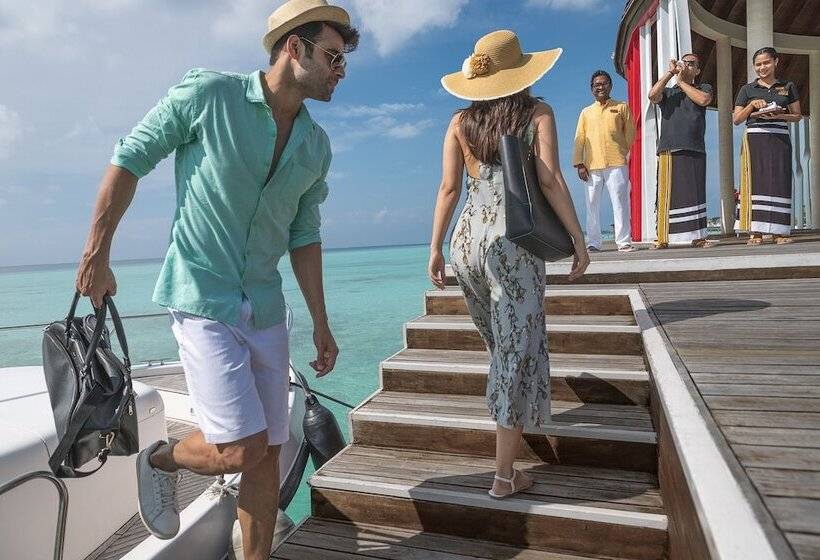 هتل Ozen Life Maadhoo  Luxury All Inclusive