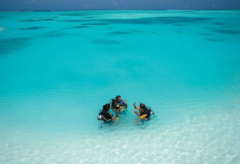 هتل Ozen Life Maadhoo  Luxury All Inclusive