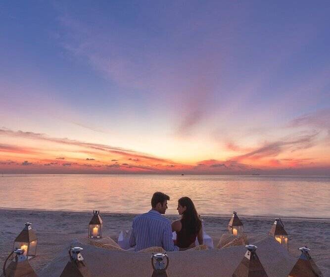 هتل Ozen Life Maadhoo  Luxury All Inclusive