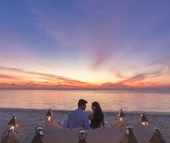 هتل Ozen Life Maadhoo Luxury All Inclusive