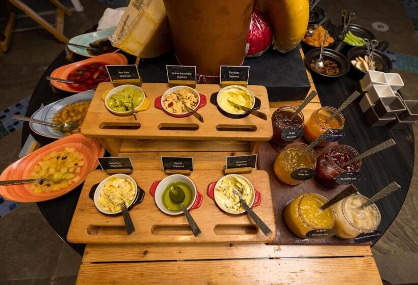 هتل Ozen Life Maadhoo  Luxury All Inclusive