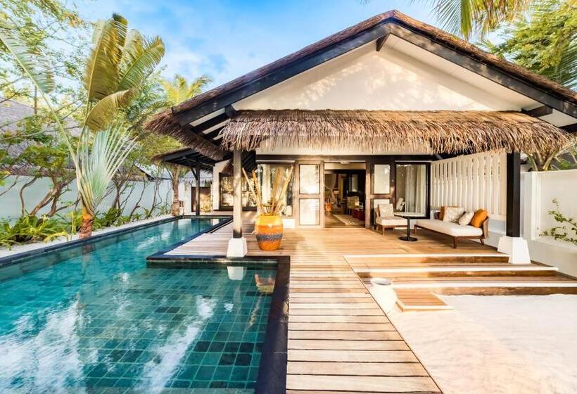 هتل Ozen Life Maadhoo  Luxury All Inclusive