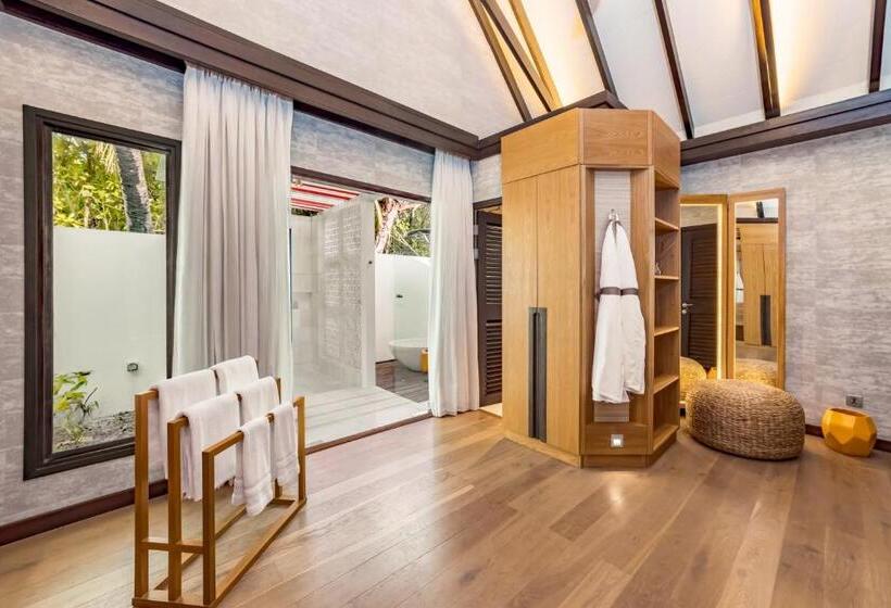 هتل Ozen Life Maadhoo  Luxury All Inclusive