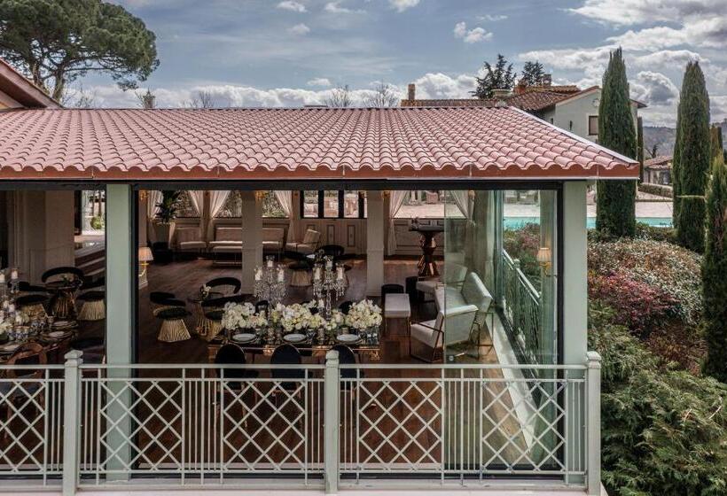 Отель Relais Sassa Al Sole