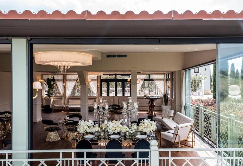 Отель Relais Sassa Al Sole