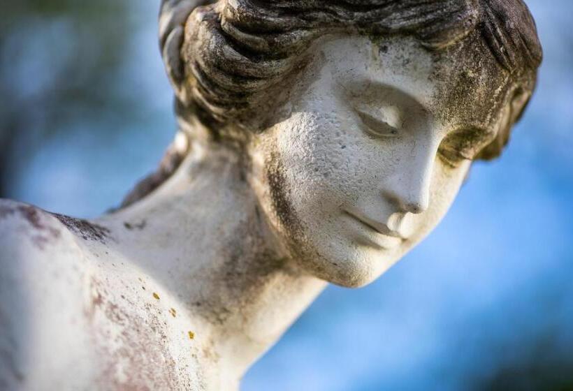 Отель Relais Sassa Al Sole