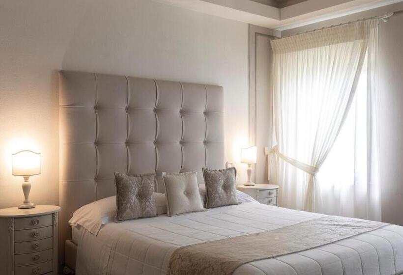 Отель Relais Sassa Al Sole