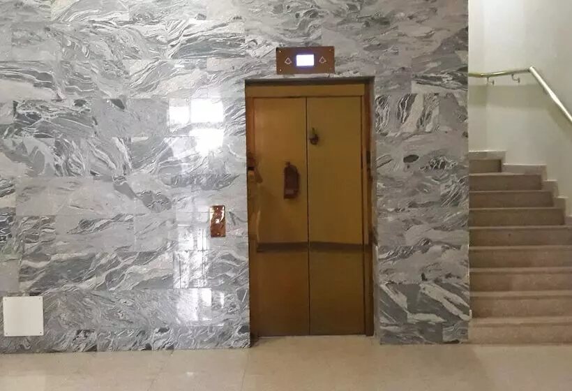 هتل Reno