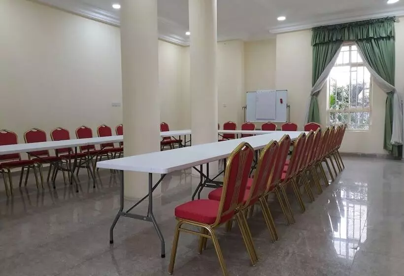 هتل Reno